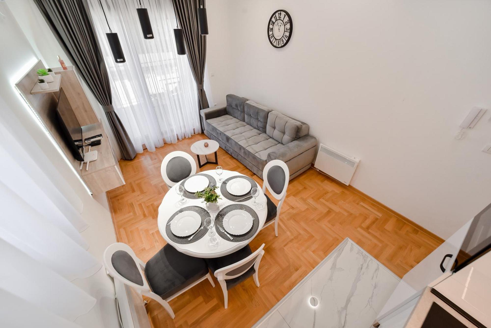 West S3 Apartment