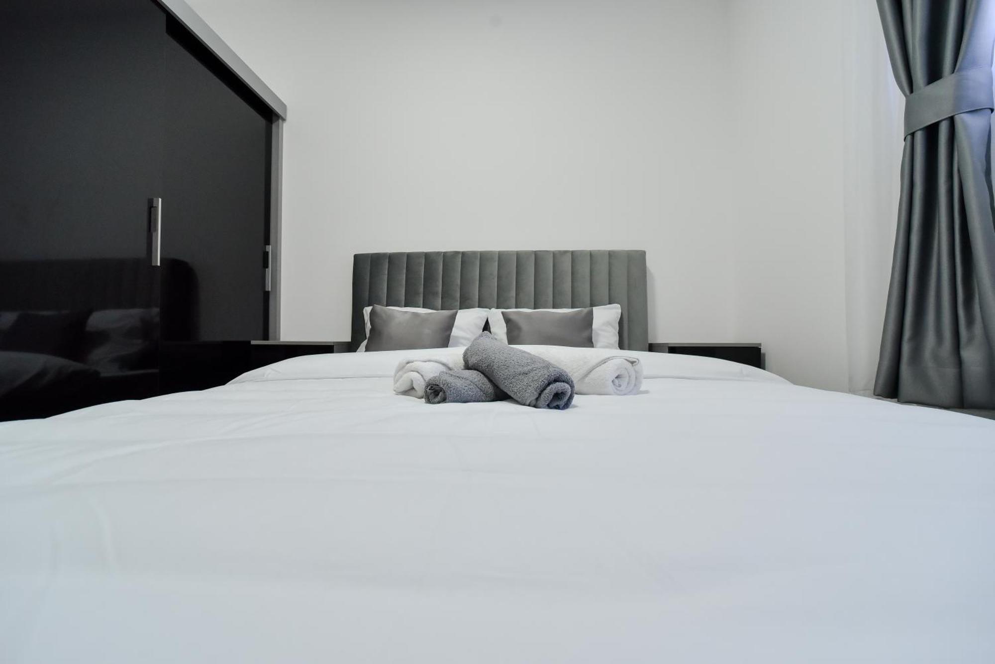 West S3 Apartment