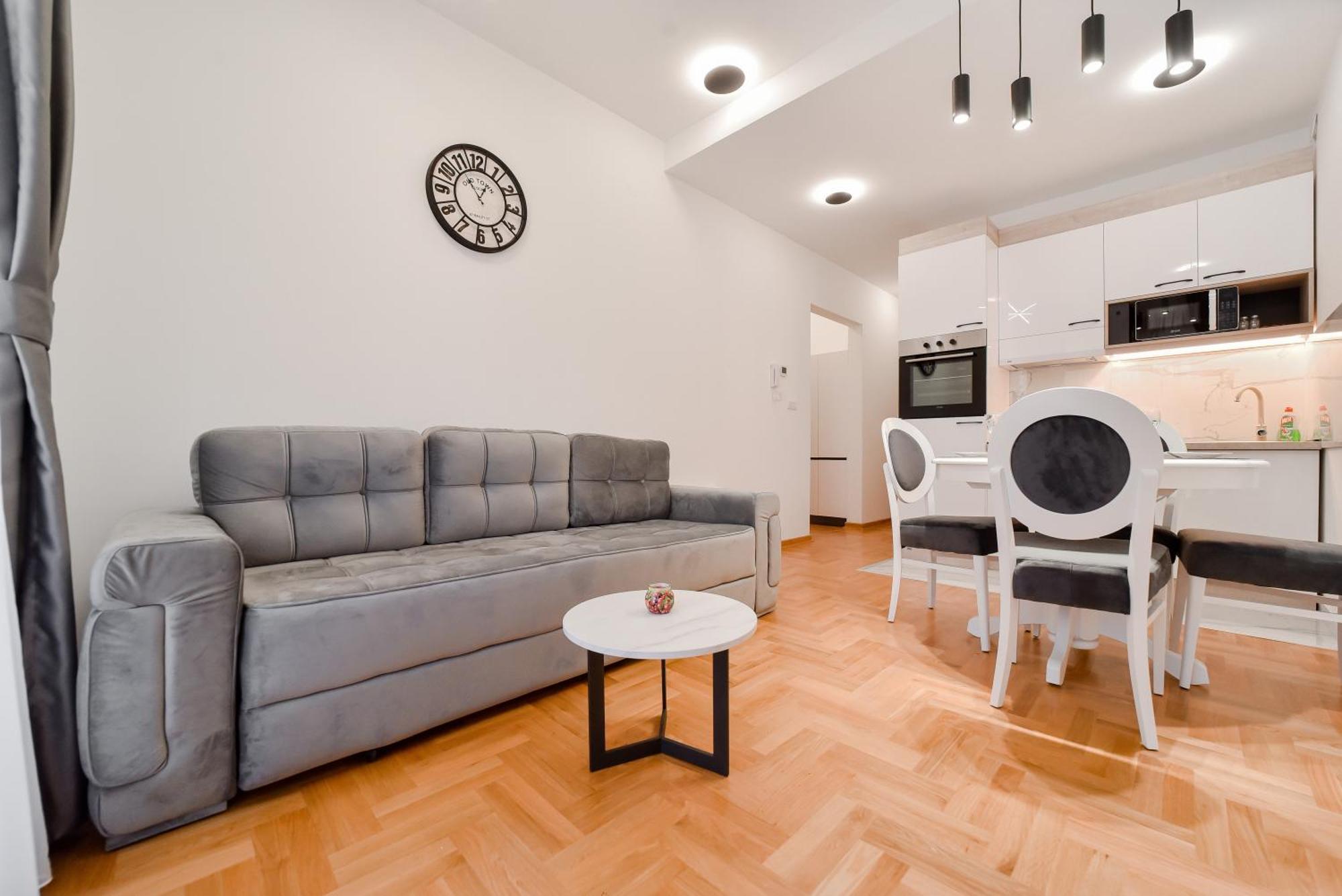 West S3 Apartment