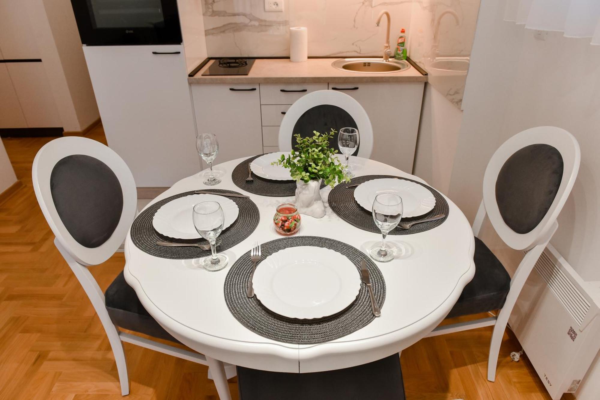 West S3 Apartment