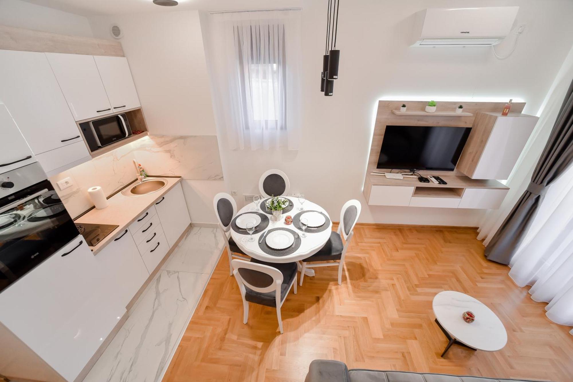 West S3 Apartment